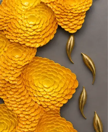 floral-cluster-detail.webp