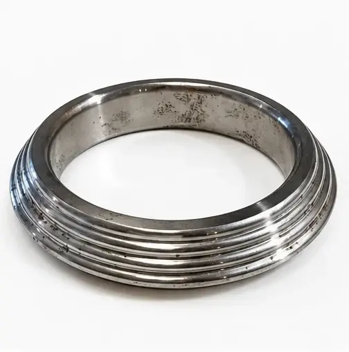grooved-sarbloh-kada-angled-view.webp